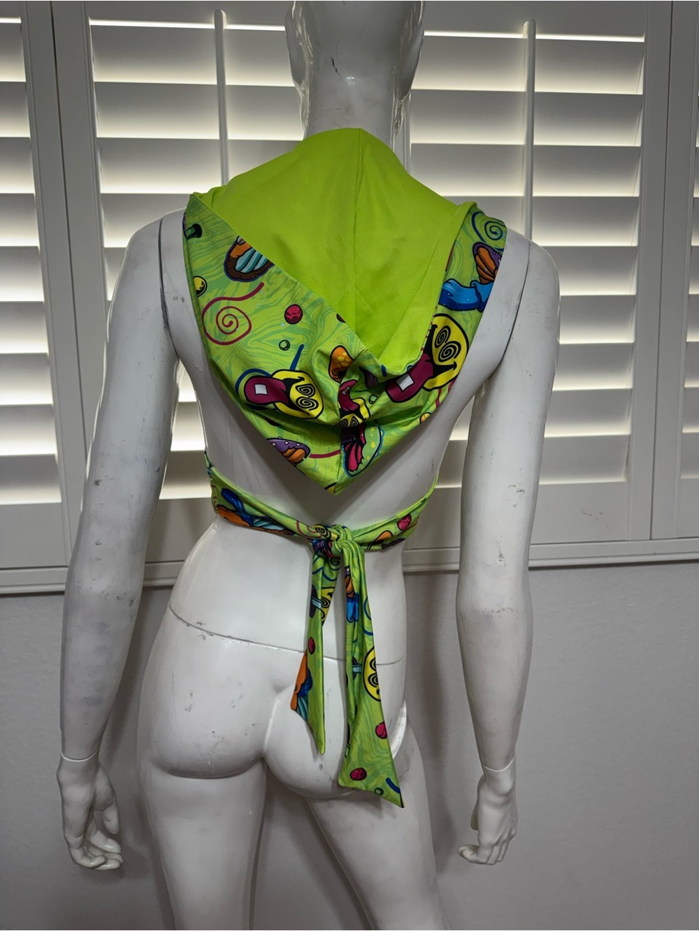New Med green crop top hood neon smiley face shirt festival rave raver blouse ou - Picture 3 of 3